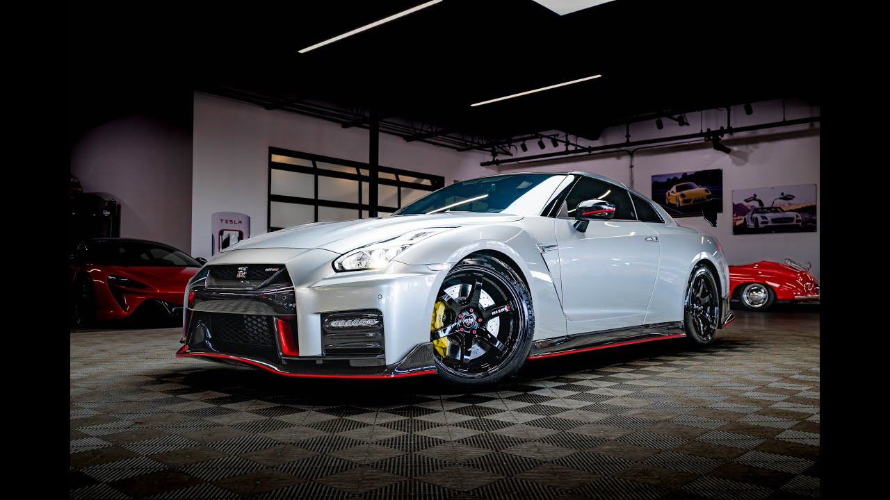 2018 Nissan GT R Nismo! Only 6K miles! Super Silver Paint! 600 HP Twin Turbo V6!