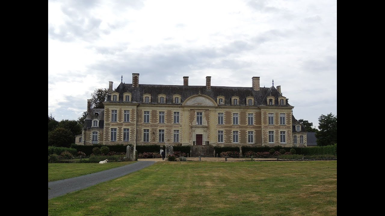 Mayenne : le château de Magnanne.