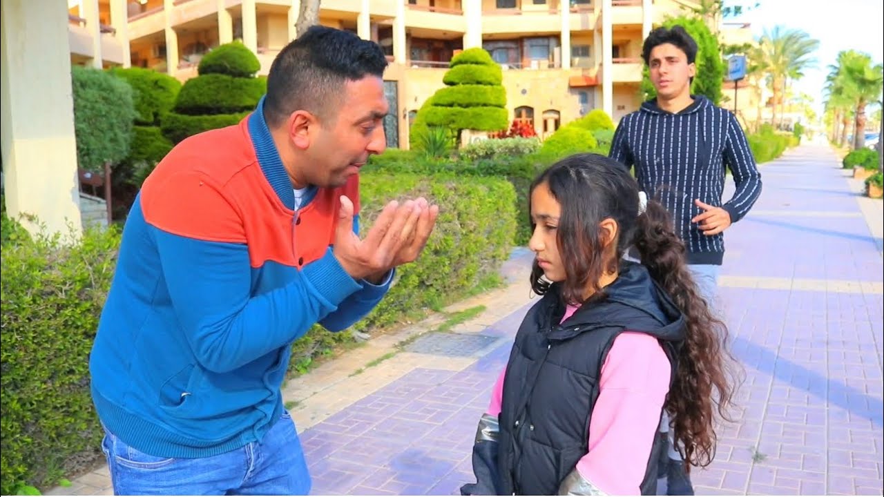 بنت صغيره بتحب ابوها اكتر من امها و السبب !!