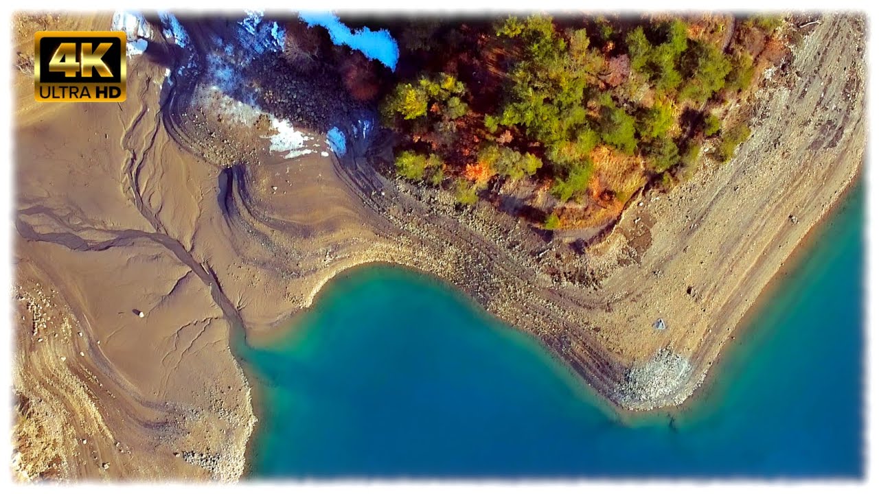 ☆ Le majestueux lac de Serre-Ponçon en hiver. ❄️ Un des plus beaux sites touristiques de France. 🤩 ☆