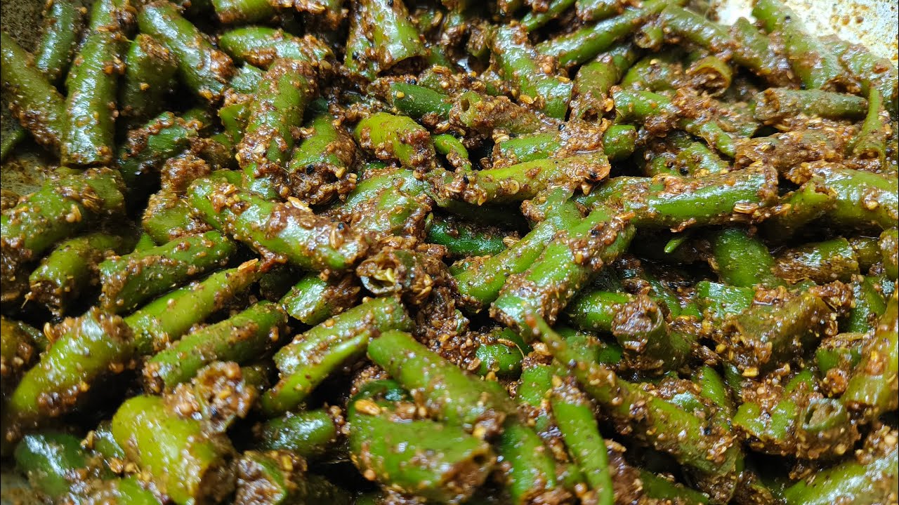 मिर्च के आचार की रेसिपी 😋👌green chilli pickle 🥒