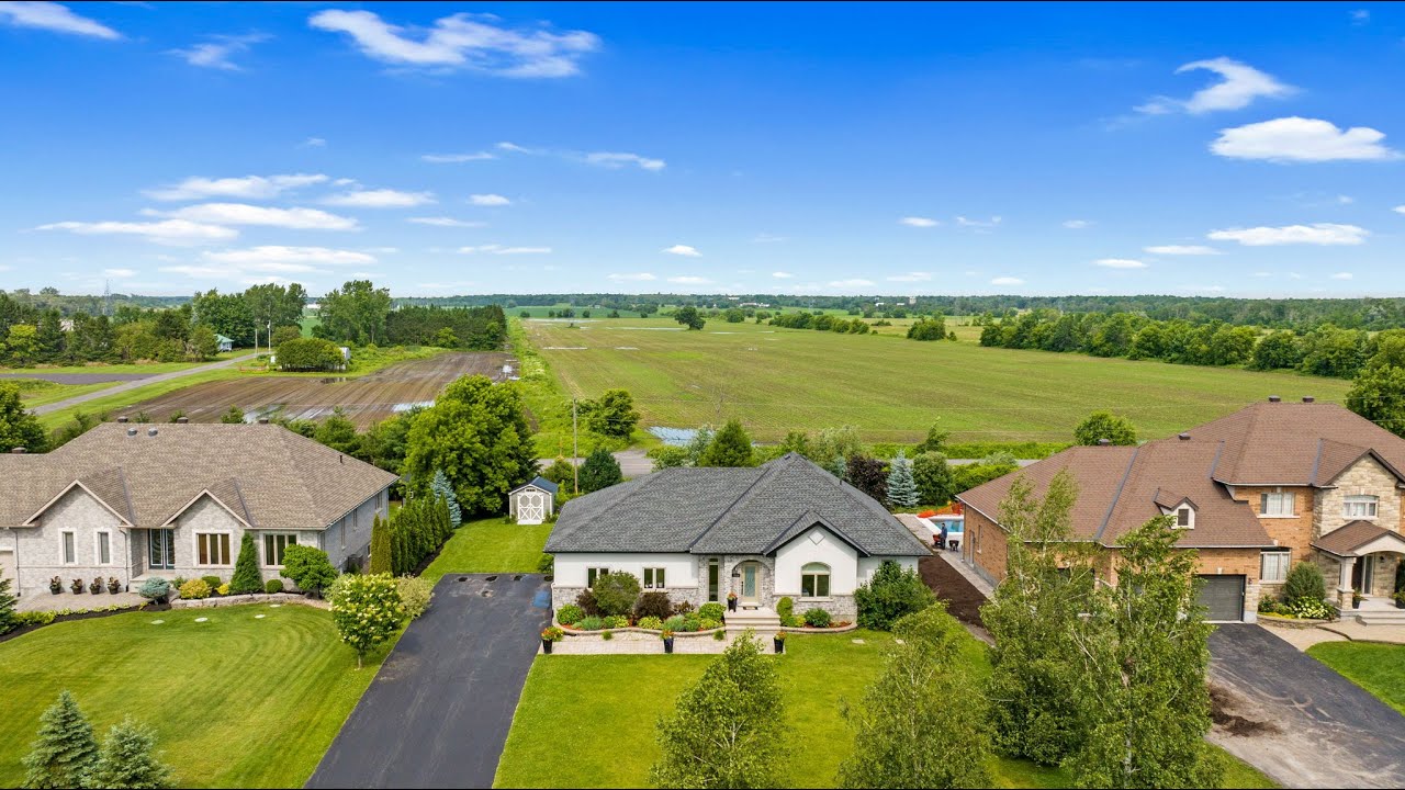 7344 Blue Water Crescent, Greely (Ottawa), Accessible Bungalow. Presented by The Parisi Group.
