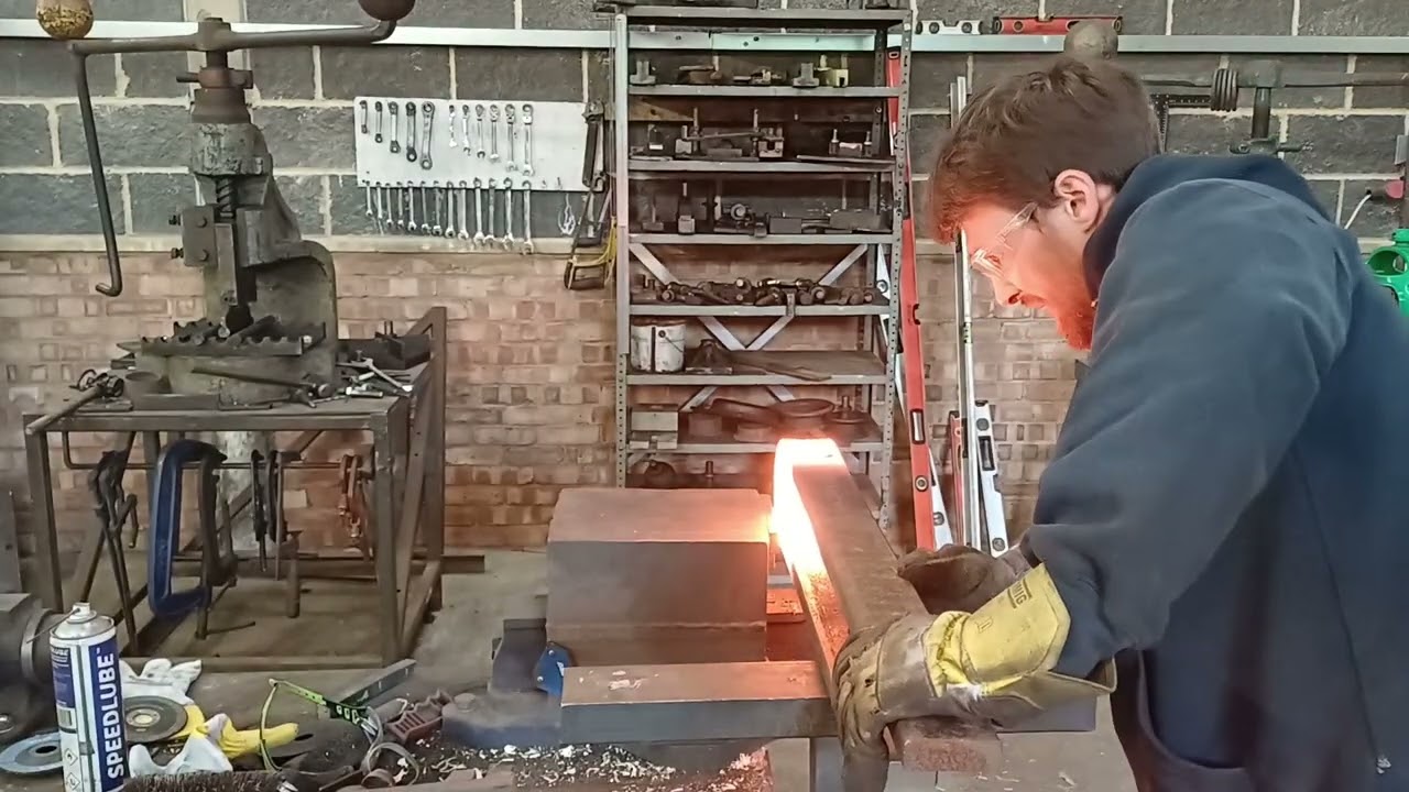 Folding a bend in 60mm x 20mm flat bar