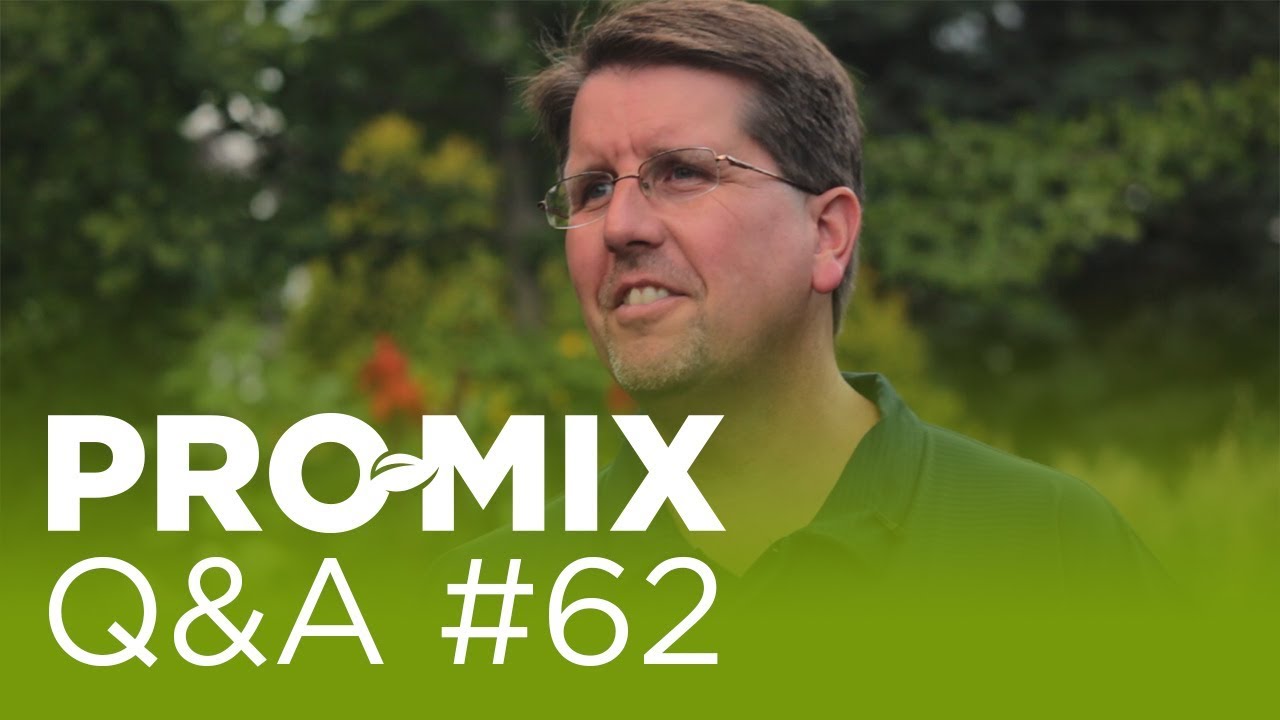 What wetting agents are used in PRO-MIX growing media?