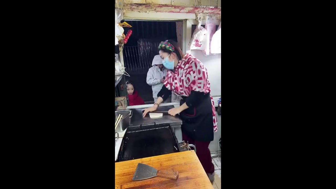 Livestream | Street Vendor Making Egg-Stuffed Pancakes | Real-Time Griddle Prep