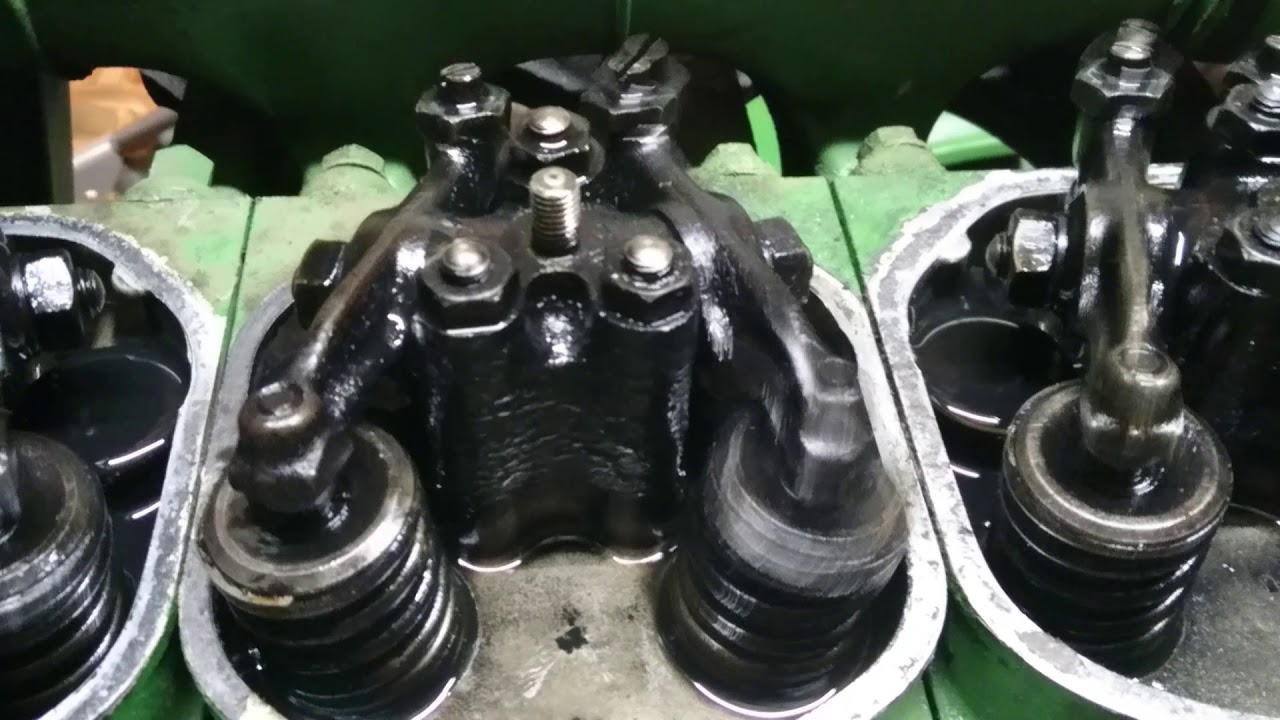 Motor von Deutz D 40.1 S l&auml;uft ohne Ventildeckel