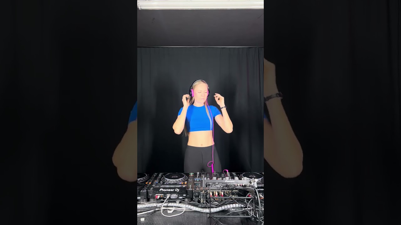 My very first Youtube video recorded for a Dj Contest. Gonna keep it for memories in the future )))