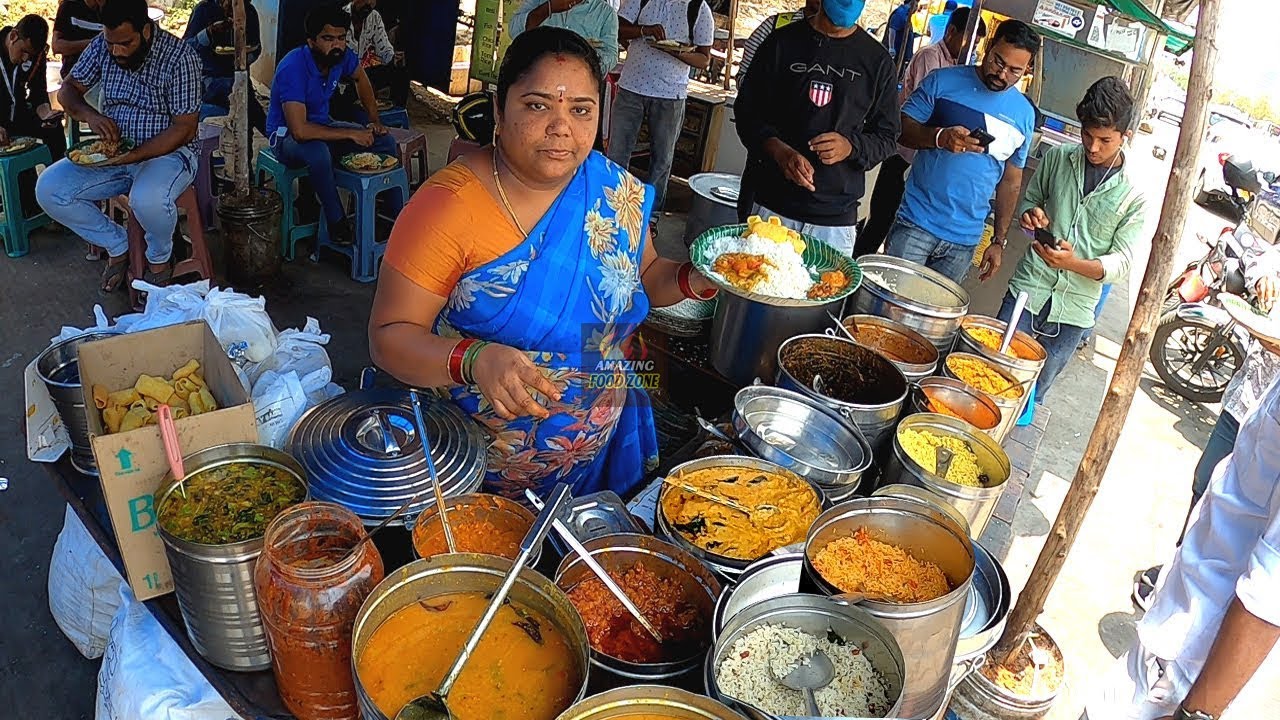 Hyderabad Famous Sai Kumari Aunty Serves Best Roadside Meal |NonVeg 80, Veg 60 Rs |Amazing Food Zone