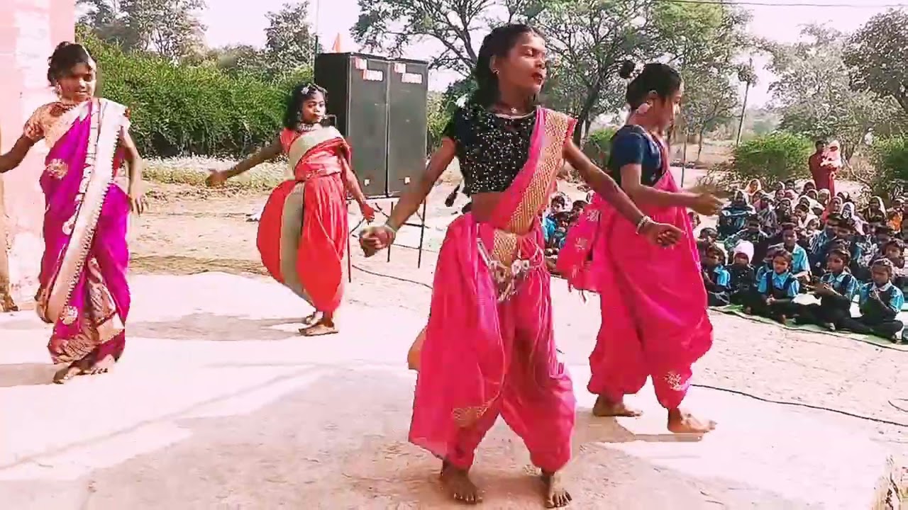 मेहंदी हाथों में लगाऊं पायल कंगन भी मंगवा,#dance #song #रोक #rokstatkeshaw#gondwana 