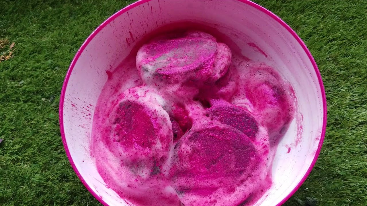 Soapy Soaked Floral Foam With Pigment Powder