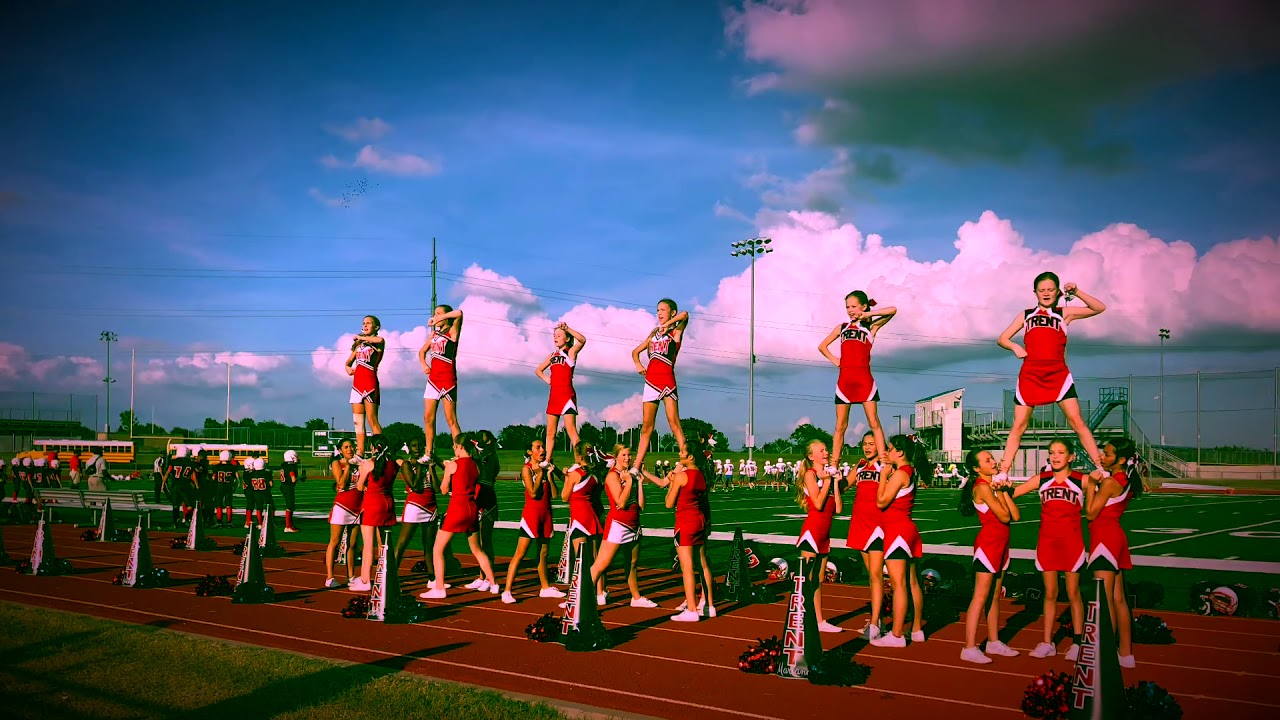 Middle school cheerleaders rocking baby shark!!