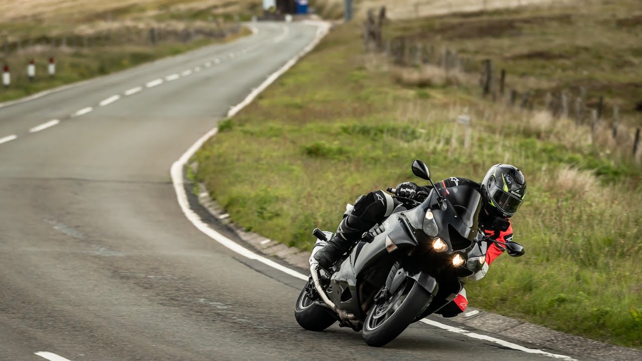 ZZR1400 full throttle on Isle of Man TT Mountain Road 🇮🇲 run 2