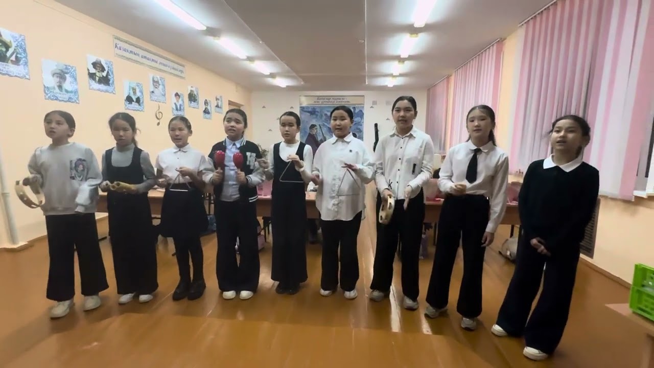 5 а сынып қыздарының “Тұсау кесер жыры” орындауы🎤🫶🏻