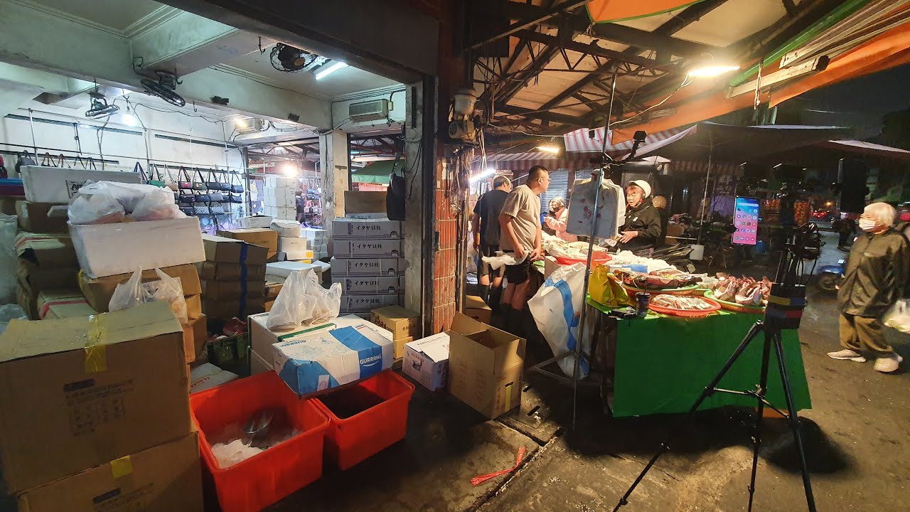 直播0215年前最終場來了～新營市場成功街29號 士官長海鮮叫賣 海鮮叫賣 海鮮拍賣 叫賣哥 seafood auction