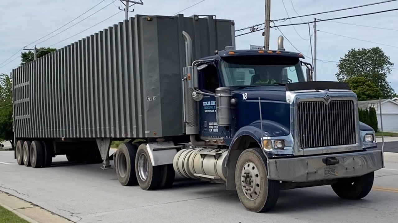 Mack Jake Brakes, a Convoy, and More!