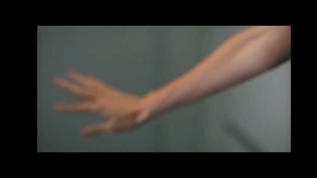 Hande Er&ccedil;el U&ccedil;akta &Ouml;p&uuml;şme Sahnesi (Aşka Bırak Dizisi)