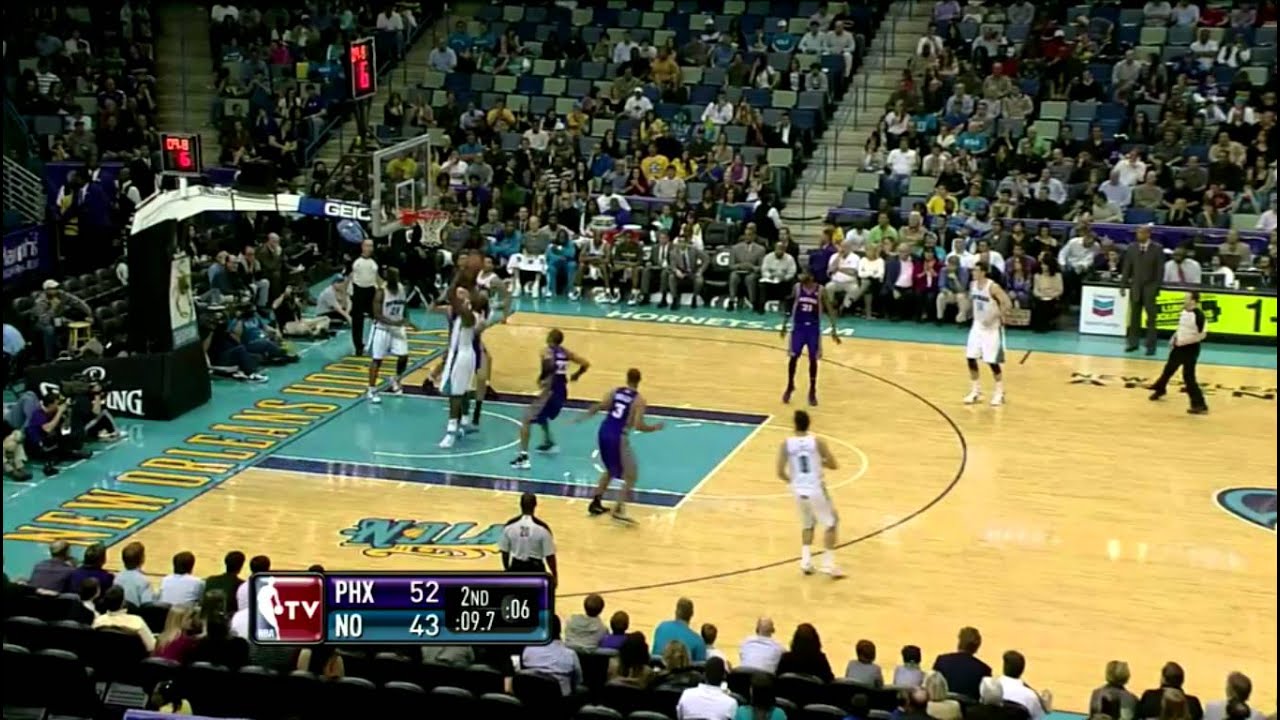 Emeka Okafor with the power dunk