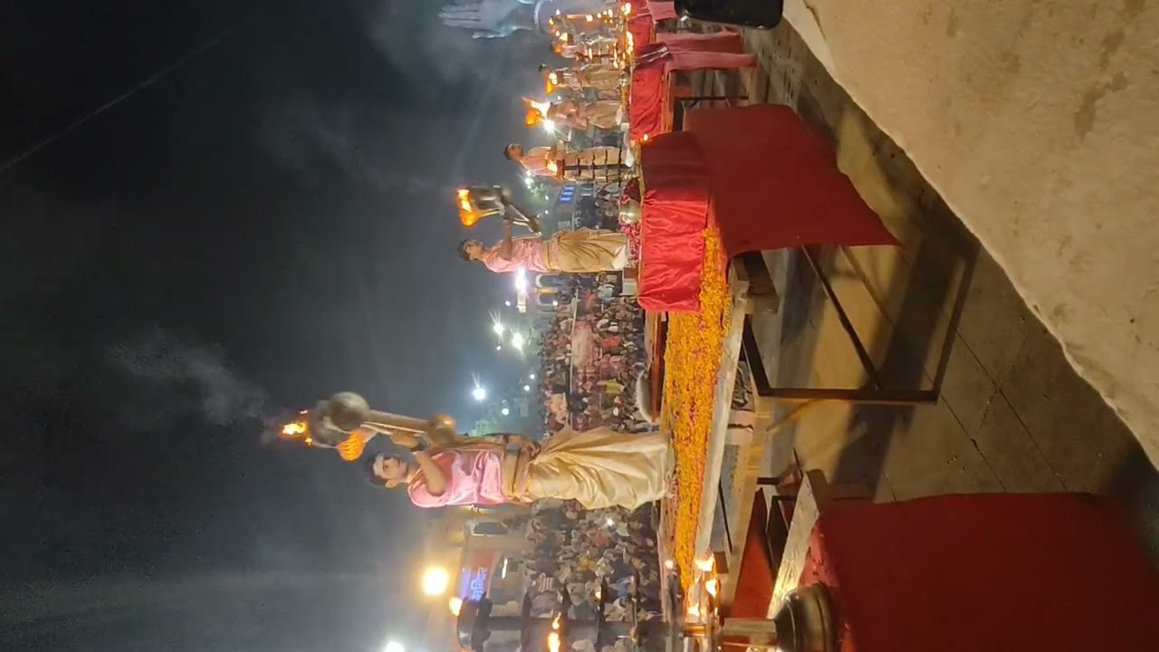 Har har mahadev🙏🙏🙏🙏🙏🙏@creative_ishaa08#gangaaarti #kashi #kashivishwanath #mahakal #manikarnikaghat 