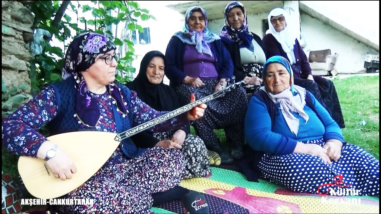 Sultan Bacı Türküleriyle Yüreklerine Dokundu. Ela Gözlerine Kurban Olduğum