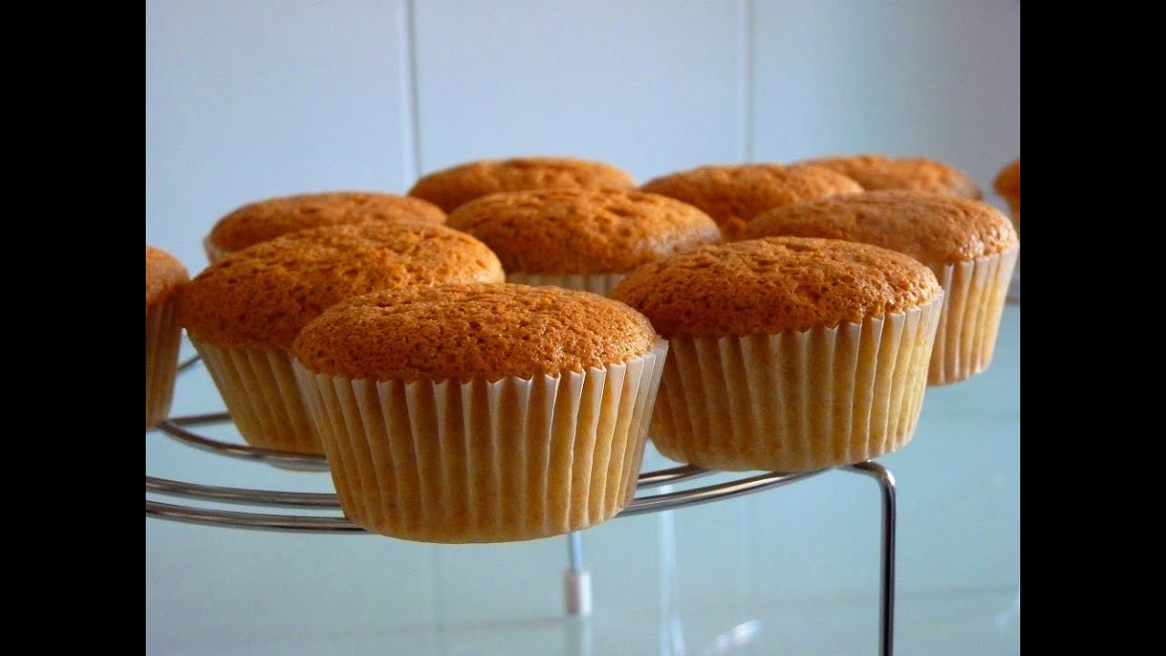 Receta básica de Cupcakes - Como hacer Bizcocho para Cupcakes Fácil