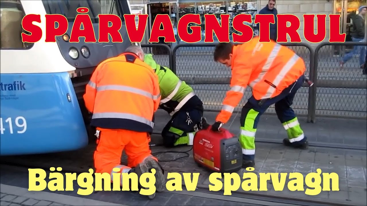 2011-03-06 SPÅRVAGNSSTRUL - Spårvagn bärgas i Brunnsparken