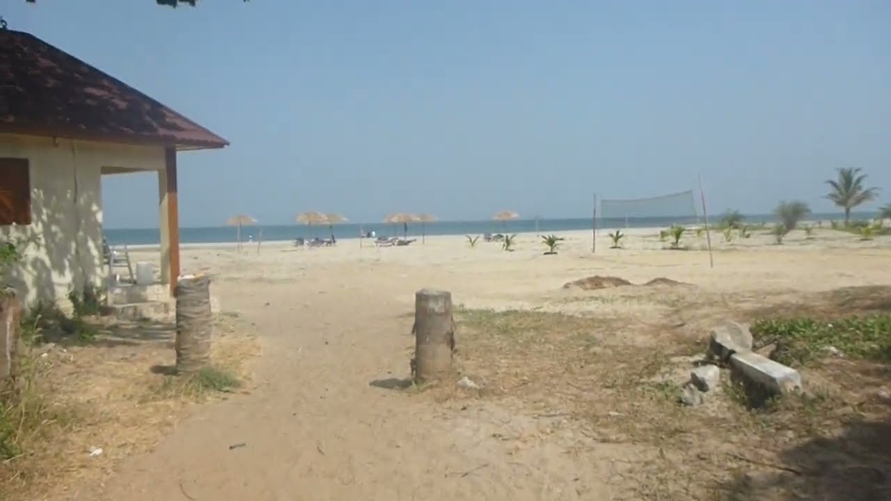Nice Beach  at Cape Point Hotel - The Gambia - nov 2024