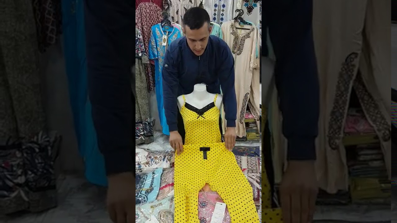 محل حمزة لملابس النساء في مدينة مغنية قرفطان روع