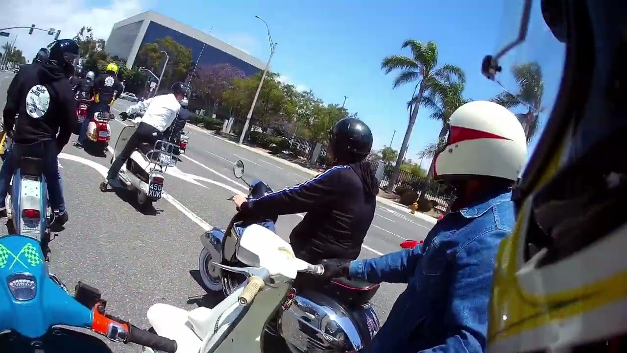 Classic Not Plastic pt 3: The mass rideout of 160+ vintage scooters. The train was too long for us.