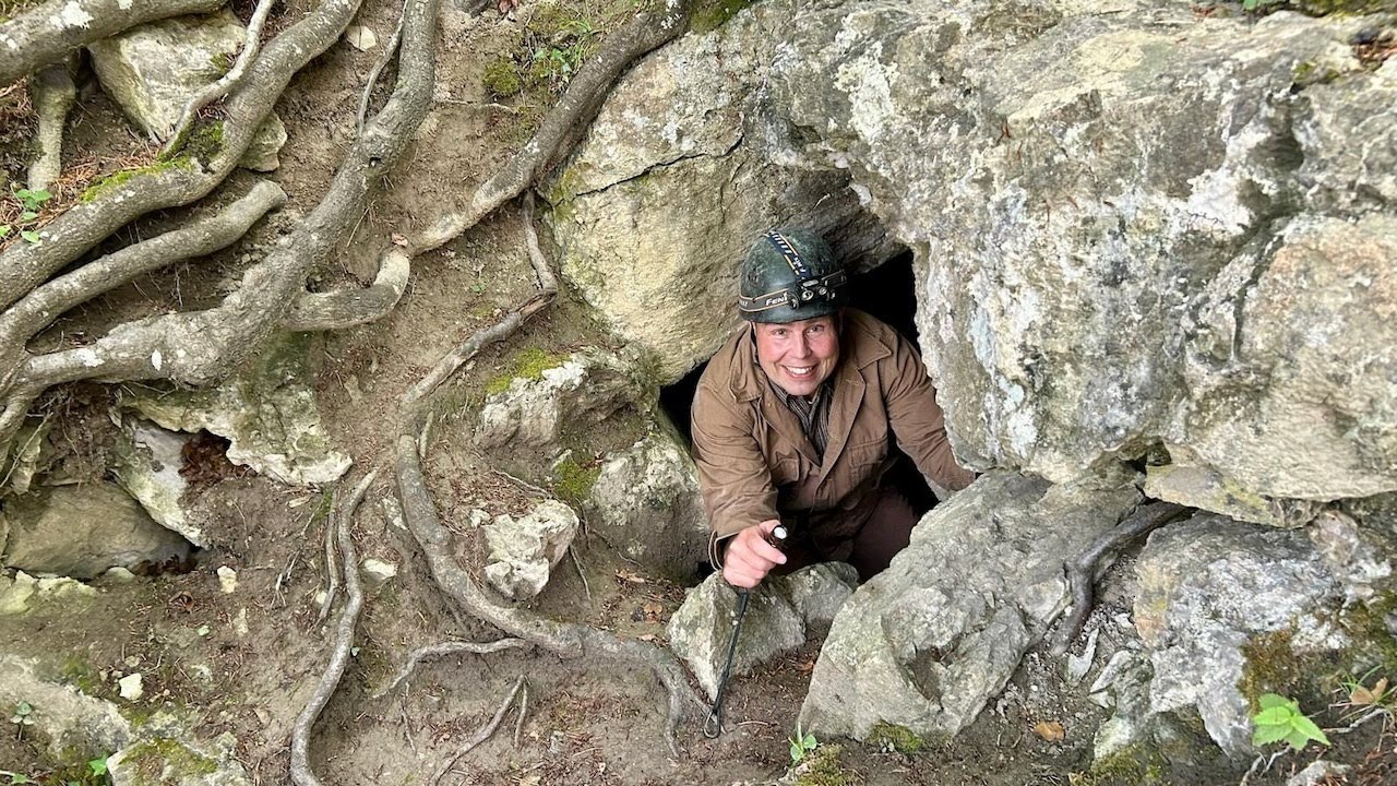Bushcraft Mäke findet Höu auf Burgentour im Rheintal