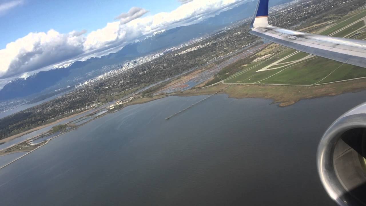 United Airlines Boeing 737-824 [N37274] Takeoff from Vancouver (YVR)