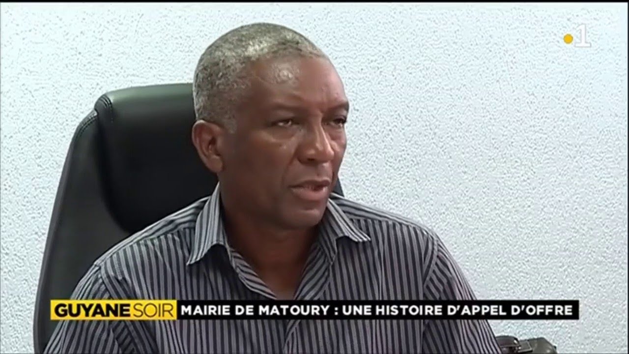 Le conseil municipal de Matoury sur les modes de gouvernance du maire Serge Smock