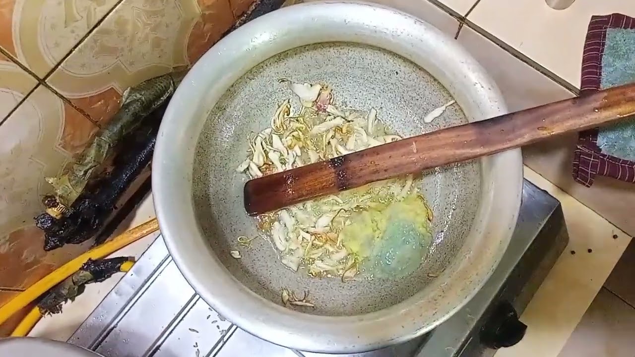 ভিন্ন রকমের ইফতার আয়োজন চলছে 