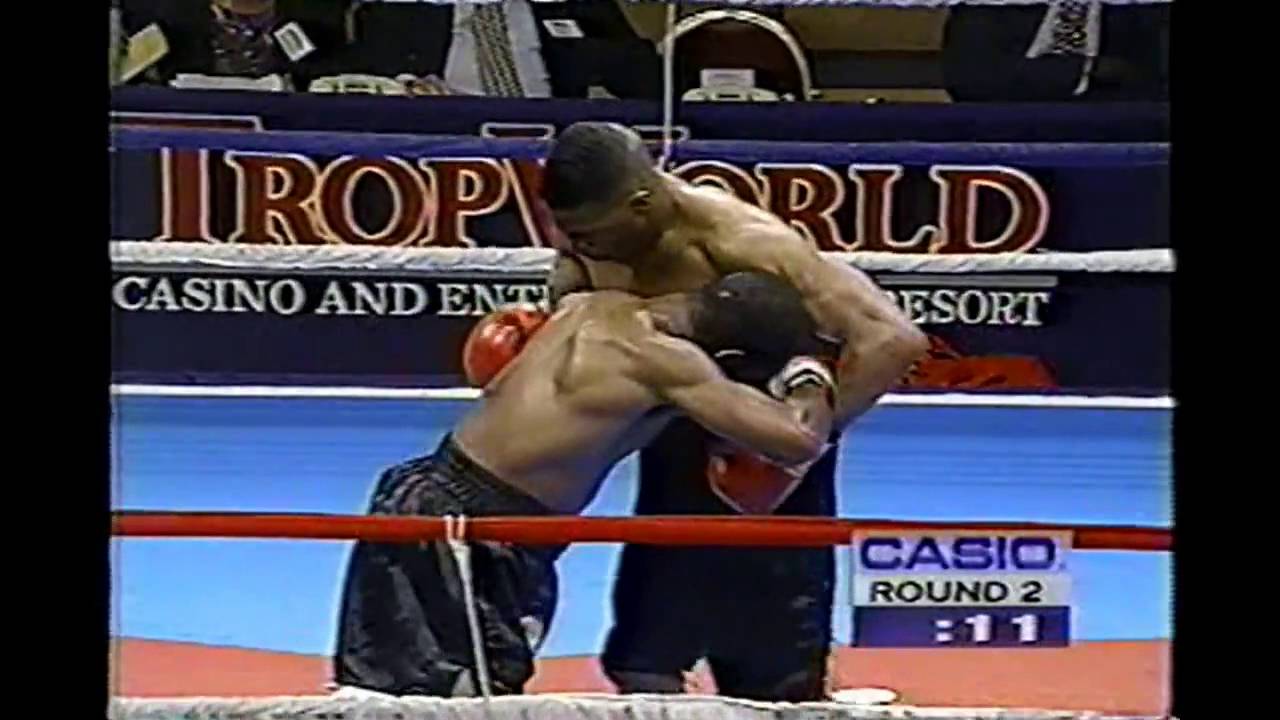 Ronnie Johnson vs Aaron Mitchell