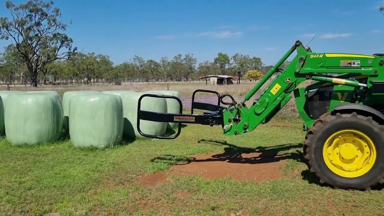 Wrapped Round Bale Grab - Soft Arms