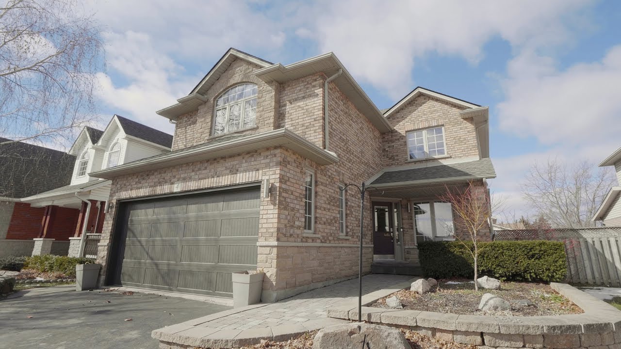 4 Aspen Drive, Grimsby ON L3M 0B8 - Official Video Marketed by RE/MAX Hendriks Team Realty