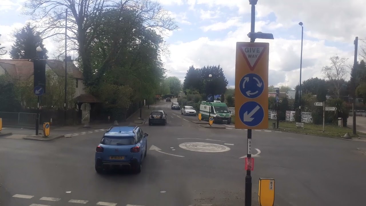 Full Journey on the Bus Route 127 - Purley Station - Mitcham Road/Tooting Broadway Station.