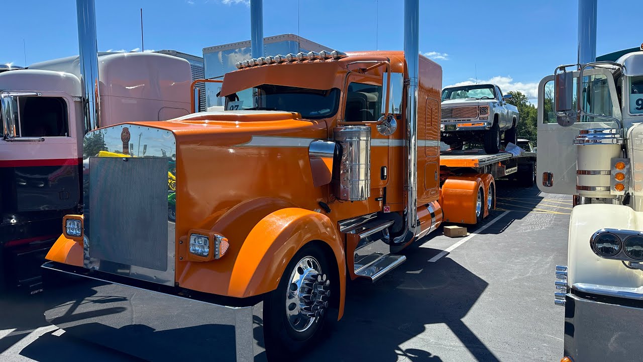 HDR LLC's stunning flagship 2007 Kenworth W900L, custom front to back, still an on-highway workhorse