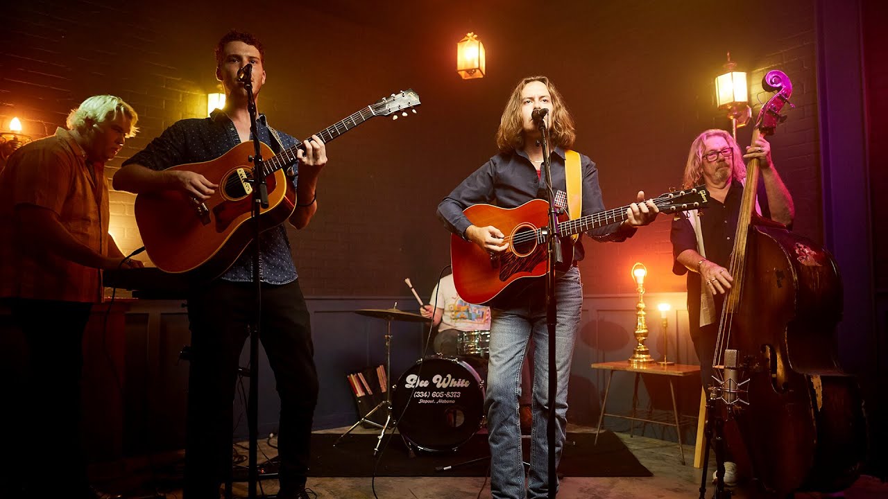 Dee White | Ol' Muddy River