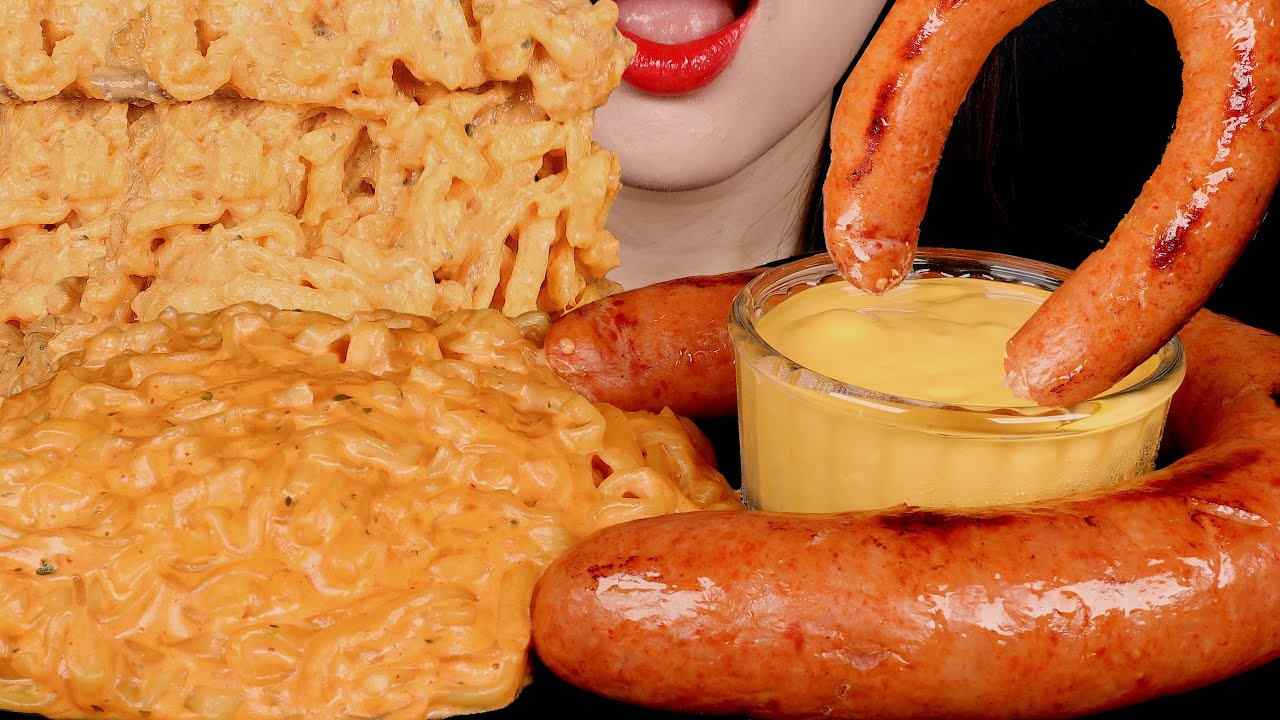 ASMR CARBO FIRE NOODLES AND KIELBASA SAUSAGE 까르보 불닭, 킬바사 소세지 MUKBANG EATING SOUND