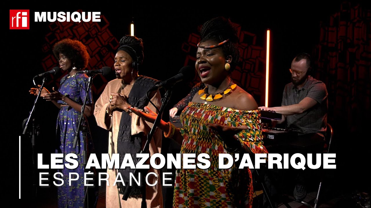 Les Amazones d'Afrique chantent 