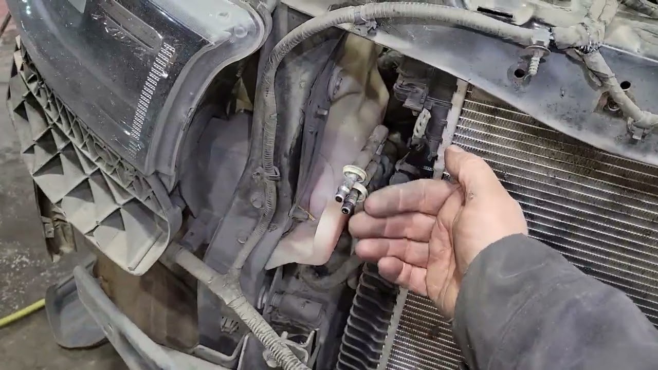 Замена конденсатора, охладитель трансмиссии Dodge Durango 2014 года