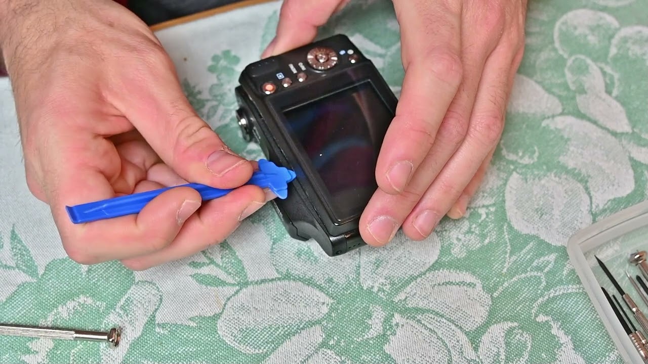 Olympus SZ-14 Display removal