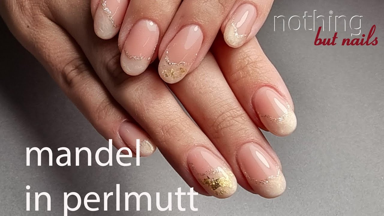mandel in perlmutt - naildesign