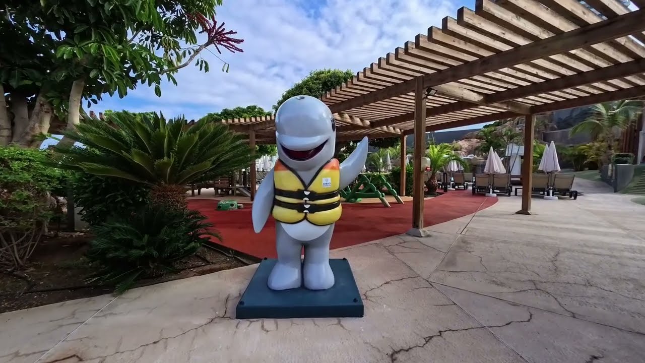 Kleiner exklusiver Rundgang vor der Öffnung bei Roni Aventura-Roca Navaria Hotel Adeje Teneriffa