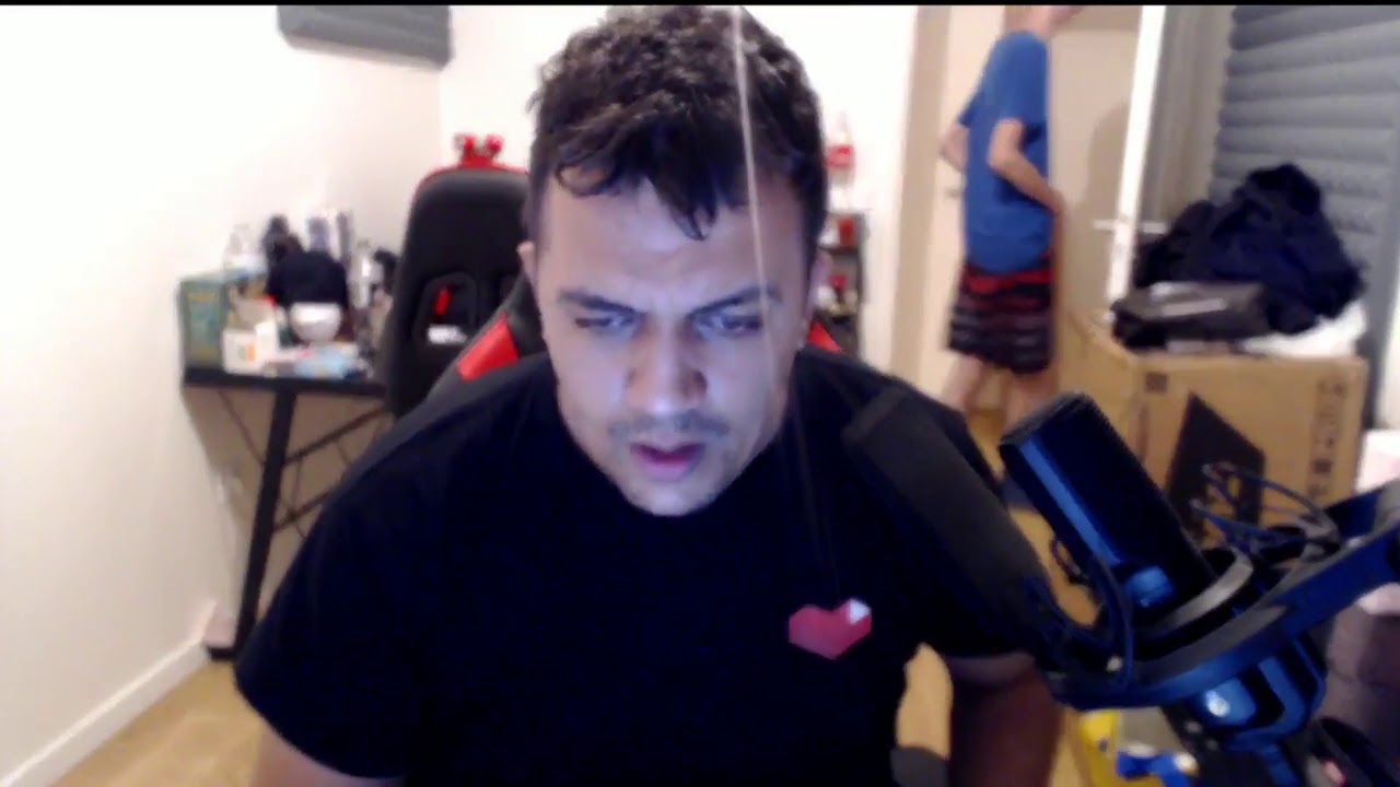 KENNY FOUS LE BORDEL CHEZ MOI PENDANT MON LIVE