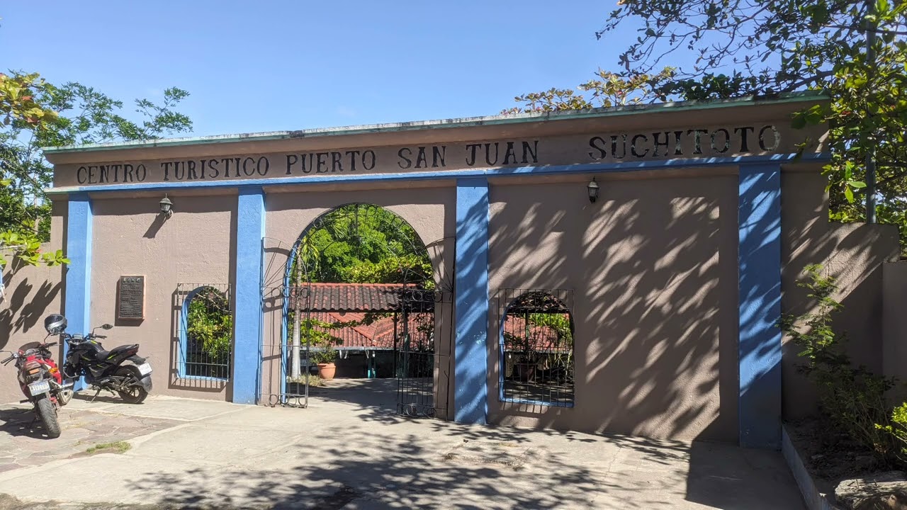 Parque y lago Suchitoto El Salvador