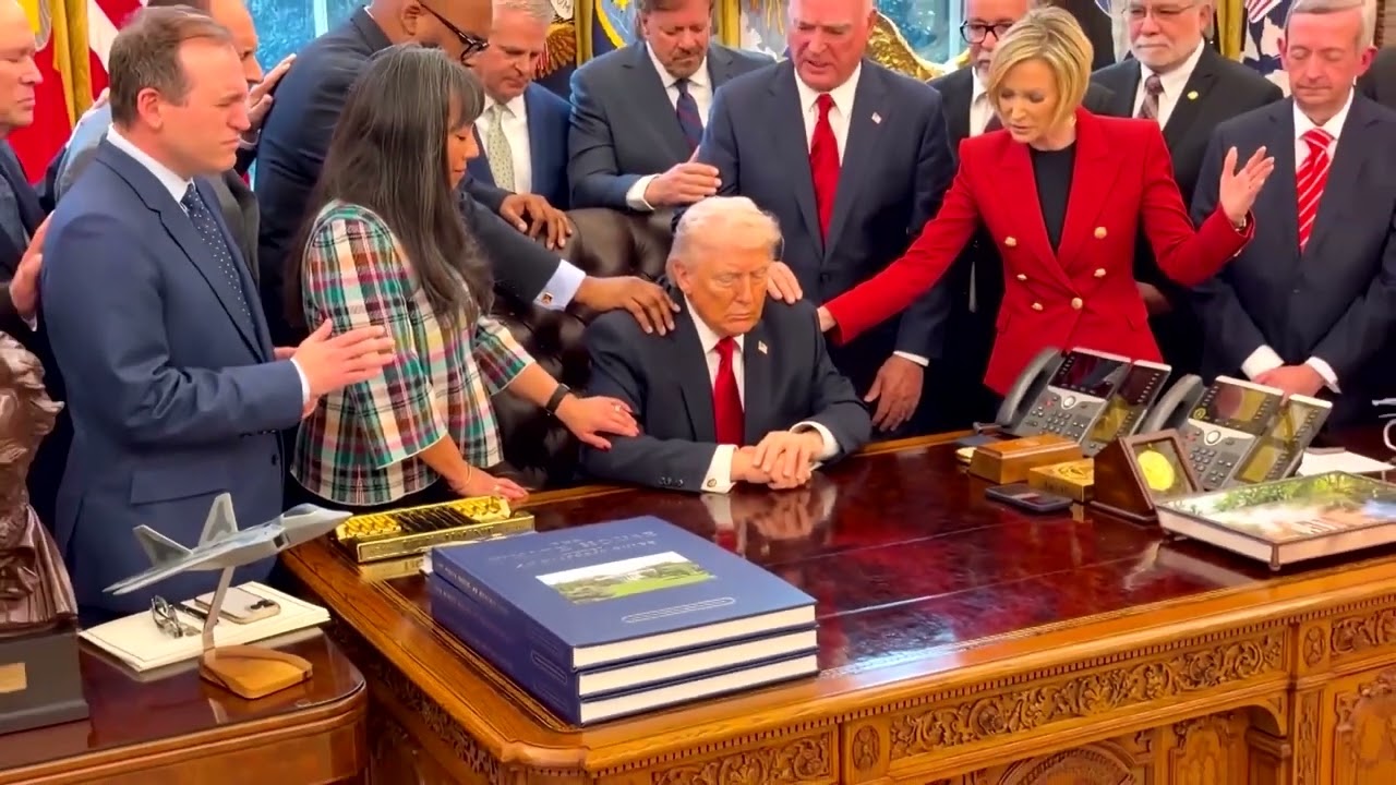 Pastors pray over Trump in the Oval Office