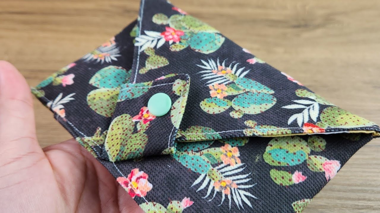 Easy Fabric Wallet &ndash; A Practical Sewing Project for Beginners