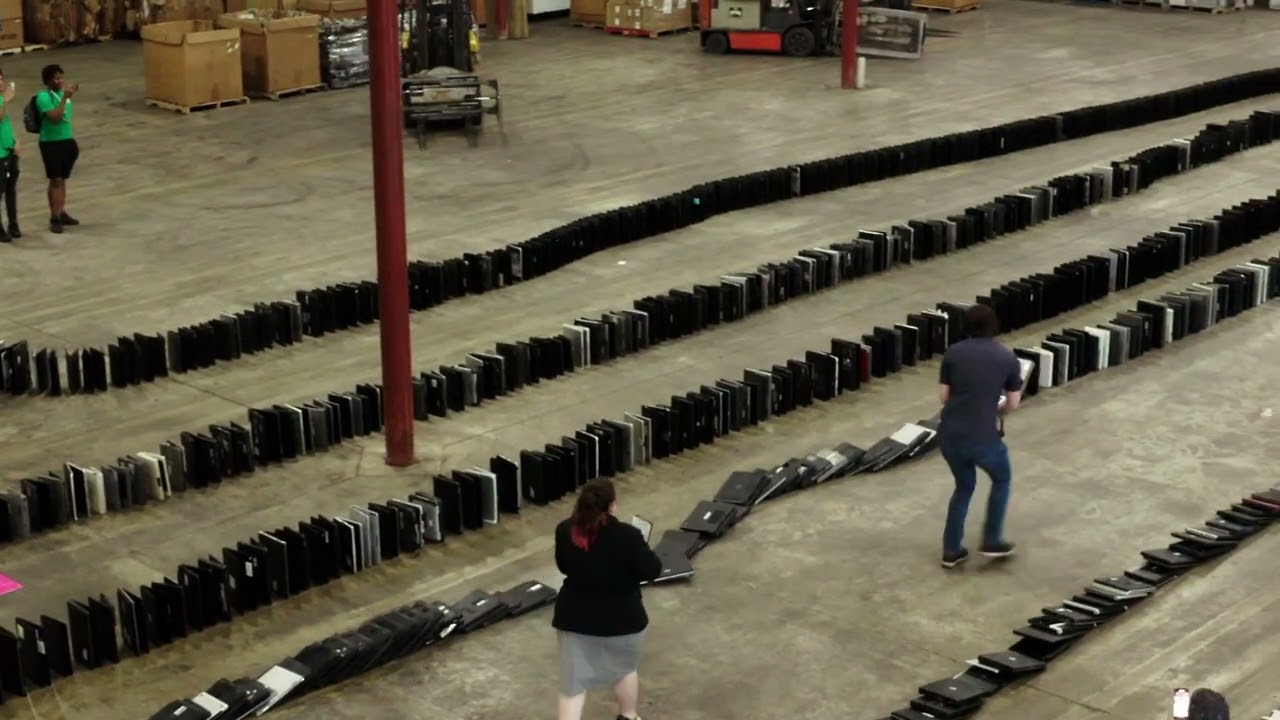 World record Laptop knock down in a Domino fashion 2910 laptops
