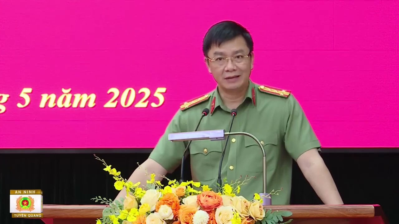 Công an tỉnh Tuyên Quang công bố Quyết định nghỉ công tác hưởng chế độ hưu trí đối với 69 đồng chí